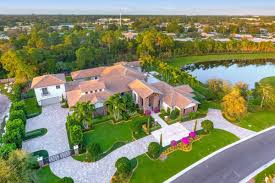 Louis oosthuizen biography with personal life, married and affair info. Golfer Louis Oosthuizen Lists Palm Beach Estate For 7 5m Curbed Miami