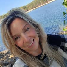 Suzette Lawler's Instagram, Twitter & Facebook