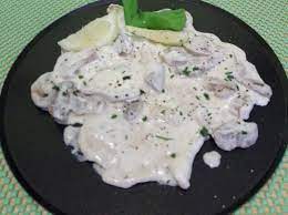 Poi eliminate il liquido emesso. Ricetta Scaloppine Funghi E Panna Dolcidee