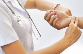 Cât trebuie să fie pulsul normal, care reprezintă expresia contracţiei ritmice a inimii, care produce pulsaţii palpabile la nivelul arterelor periferice? Pulsul Normal Care Este Valoarea IdealÄ