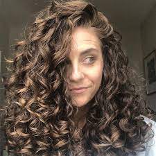 This Is Why Your Wavy Hair Won T Clump Curly Hair Styles Naturally Hair Styles Curly Hair Styles