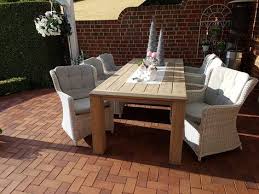 Komfortable Esstischgruppe Mit Einem Esstisch Aus Teakholz Und Essstuhlen Aus Polyrattan Gartenmobel Esst Gartenmobel Gartenmobel Sets Polyrattan Gartenmobel