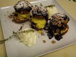 Nous vous proposons une cuisine préparée par le chef où vous dégusterez aussi bien des spécialités alsaciennes que des plats renouvellés au gré du moment. Aux Petits Chefs Gourmands Restaurant Tarnais