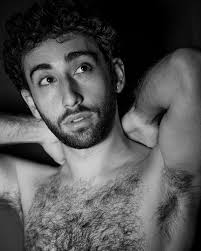 Un)dressed for a new year. Photos taken by @dan.fortune. 💛