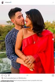 Pilote pour canon 1024 / télécharger pilote canon. Priyanka Chopra Und Nick Jonas Kuscheln Sich Mit Diyas Wahrend Sie In London Diwali Feiern Aktuelle Boulevard Nachrichten Und Fotogalerien Zu Stars Sternchen
