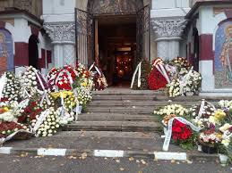 Purtatorul de cuvant al unitatii medicale, dr. Video CantÄƒreÅ£ul Mihai Constantinescu A Fost Condus Pe Ultimul Drum De Sute De Bucuresteni Si ApropiaÅ£i