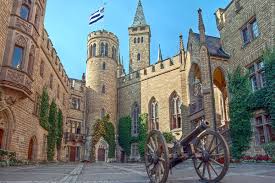 Thousands of travelers come here every year to. Zwei Sarge Gehen Auf Reisen Hohenzollern