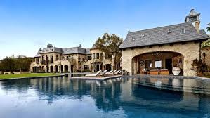 Hot Property Dr Dre Spends 40 Million For Tom Brady Gisele Bundchen Estate Celebrity Houses Inside Celebrity Homes Mansions