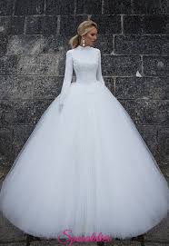 Le maniche lunghe sono fatte di chiffon. Abito Da Sposa Maniche Lunghe E Collo Alto Abiti Da Sposa Abiti Da Sposa Economici Vestito Da Sposa