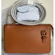 Always the most keenly awaited show at new york fashion week, marc jacobs continues to hit accessories gold with his bags collection. Marc Jacobs Commuter Crossbody Bag Smoked Almond Packaging 001548312174 Marc Jacobs Bag Smoked Almond Fash Direct