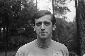 Le club néerlandais du psv eindhoven a perdu l'une de ses légendes, le meilleur buteur de son histoire (308 réalisations en 528 matches, de 1964 à 1981). Willy Van Der Kuijlen Wikipedia