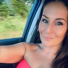 Amanda Osterman's Instagram, Twitter & Facebook