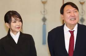 김건희씨 논문 3건 살펴보니…표절 고사하고 독해조차 어려워