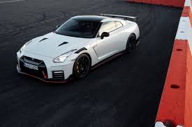 Nissan is developing its gtr with 2022 nissan gtr. 2022 Nissan Gt R Rumored With Mild Hybrid Assist Final Edition With 710 Hp Autoevolution