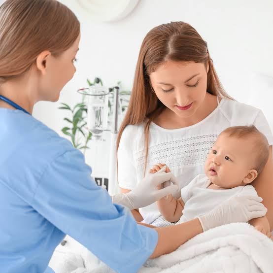 The Ultimate Luxury for New Mothers: How a Maternity Nurse Transforms  Postpartum Recovery - Platinum Nanny