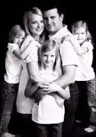 48 Trendy Photography Ideas Family Studio Photography Poses Family Family Picture Poses Family Photo Pose