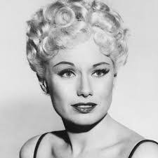 Laurie Hedlund's Instagram, Twitter & Facebook