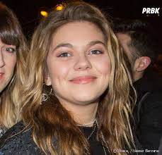 Louane que le magazine public affirme enceinte de son premier enfant a livré une étonnante confidence. Louane Enceinte Elle Officialise Sa Grossesse Et Devoile Son Baby Bump Purebreak