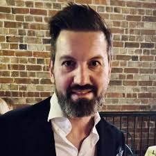 Des Cassidy's Instagram, Twitter & Facebook