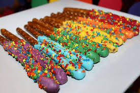 Photo 2 De 47 Bonbons Douceurs Dessert Arc En Ciel Anniversaire Shelby S Sweet Shopp Anniversaire Bonbon Recette Bonbon Bonbons Faits Maison