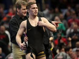 Iowa wrestler spencer lee has a big fan in iowa men's basketball player luka garza. Hawkeyereport Spencer Lee Wins Sullivan Award