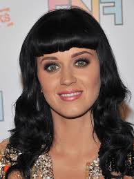 The floral pattern is of red. Hair Evolution Katy Perry