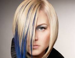 Remember when hair streaks were done almost exclusively with hair mascara? 14 Beautiful Blue Hair Streaks For Women