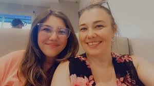 Amanda Wines's Instagram, Twitter & Facebook