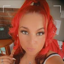 Denise Chenoweth's Instagram, Twitter & Facebook