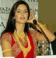 Katrina Kaif In Traditional Gold Jewellery From Khazana Bridal Gold Jewellery 14k Rose Gold Jewelry Bridal Jewellery Indian