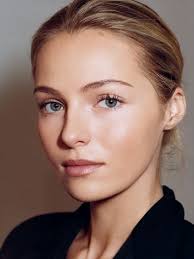 The 11 Biggest Beauty Secrets We Learned From Our Moms Simple Makeup Beauty Hacks Natural Makeup