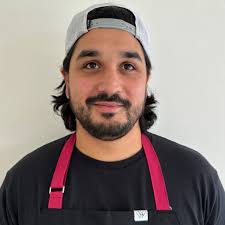 jeremy allen white said that his three year old daughter believes that he  is a real chef, despite his attempts to tell her otherwise.