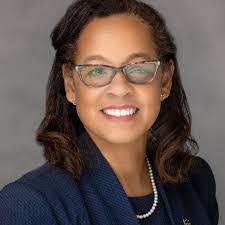 Lisa Surles's Instagram, Twitter & Facebook