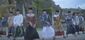 Klip Dzikir Zakat Santri Gontor Versi Lain Lagu Gen Halilintar Trending Di Youtube Okezone Lifestyle