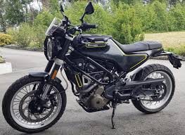 Svartpilen 401 W A Few Extra Husqvarna Parts Husqvarna Vitpilen Forum Husqvarna Motorcycle Black Bike