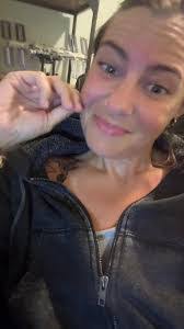 Katie Dills's Instagram, Twitter & Facebook