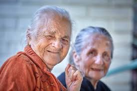 Hogar de Cristo atenderá a 120 adultos mayores con dependencia severa