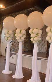 Fun Balloon Wedding Decor Ideas To Rock Wedding Balloon Decorations Wedding Balloons Wedding Floral Centerpieces