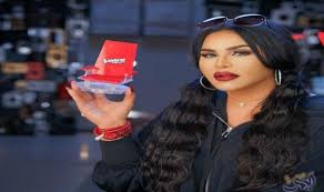 مواجهة أنثوية بين ملكتي الأناقة أحلام وإليسا في