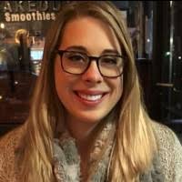 Kim Eastlake's Instagram, Twitter & Facebook