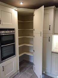 pin van janneke hartsuiker op badkamer keuken hoekkast hoek kast keuken idee