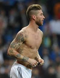 Holen sie sich die neueste frisur wie kurzhaarschnitt, buzz cut, fade haircuts und seien sie wie ein star mit drake haircut. Sergio Ramos Frisur Ramos Haarschnitt Fussballspieler Frisuren Fussballfrisuren