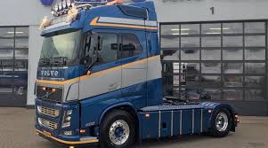 Volvo monster trucks geschiedenis tekening voertuigen scania p & g series addons for rjl scania by sogard3 v1.5. Nieuws Sb Levert Maatwerk Op Volvo Fh 650 4x2 Trekker Met Dual Batteries