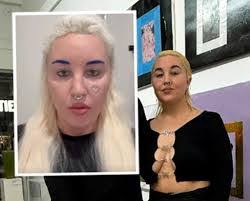 Amanda Pretty's Instagram, Twitter & Facebook