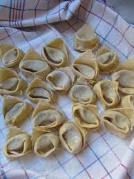 Specialite Incontournable D Emilie Romagne Les Tortellini Sont Presents Dans Tous Les Restaurants A Parme N Recette Farce Farce Pour Ravioli Gnochis Recette