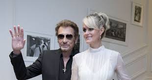 Il s'agissait du quatrième mariage du rockeur au passé sulfureux. Laeticia Hallyday Bientot De Retour En France Pile Pendant Le Mariage De Laura Pureactu Com