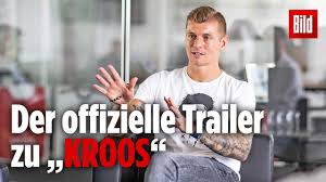 Der film heißt kroos, er müsste aber der fußball heißen. Toni Kroos Das Ist Der Trailer Zu Seinem Film Kroos Youtube