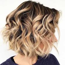 Sunny Beach Waves For Short Hair In 2021 Simple Tricks And Tutorials To Wave Your Little Locks Short Hair Waves Messy Waves Short Hair Beachy Waves Short Hair