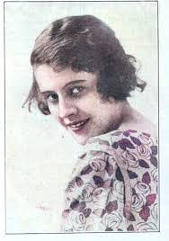 Eileen Short's Instagram, Twitter & Facebook