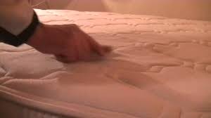 Comment Nettoyer Et Desinfecter Son Matelas Naturellement Youtube